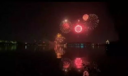 放烟花的视频,烟花绽放的视觉盛宴